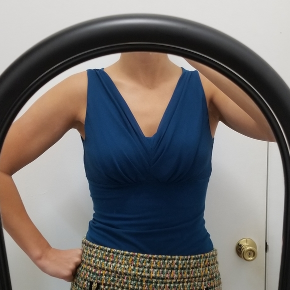 Express Ruched Top Tank - Picture 2 of 8